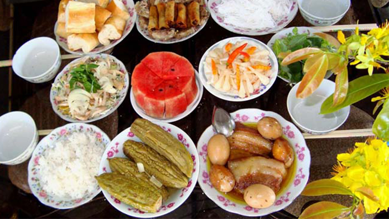Mâm cơm cúng tất niên miền Nam