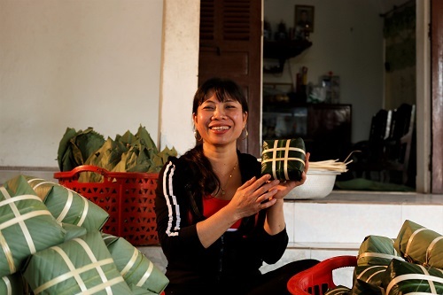 Bánh chưng nghệ nhân: tinh hoa ẩm thực mang cái hồn mộc mạc của người đất Tổ